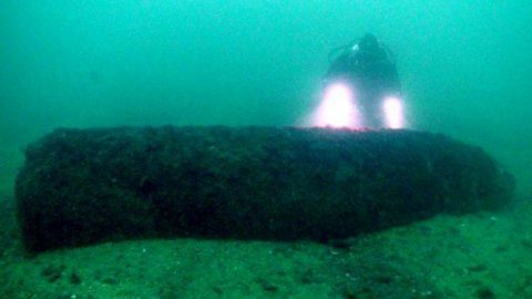 Divers Stumble Upon Gigantic Rusting WWII Bomb – But There Is More To It | Frontline Videos