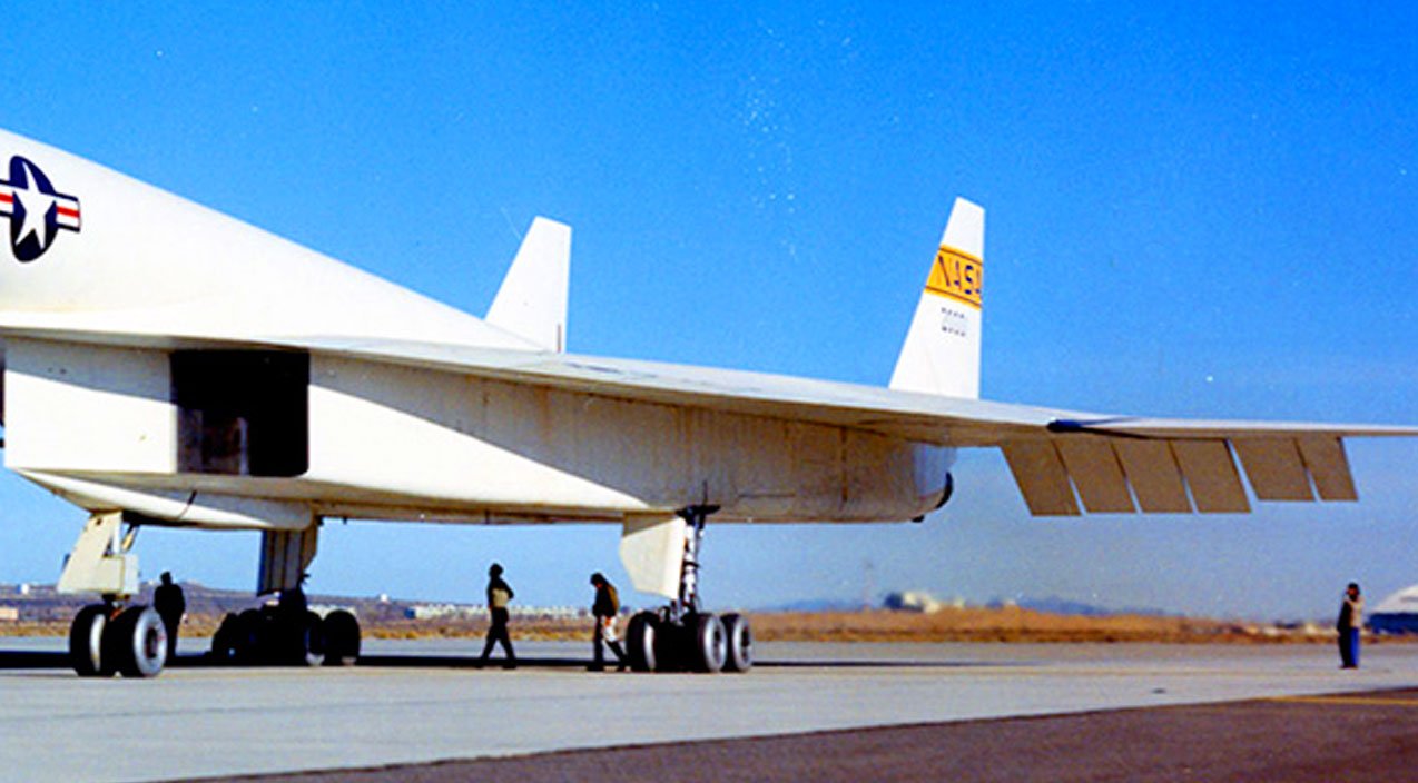 Fastest su. XB-70. North American XB-70 Valkyrie. North American XB-70. American XB-70 Valkyrie.