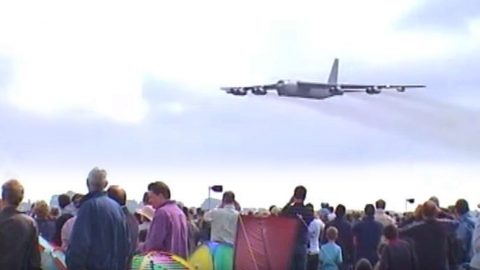 The Fastest B-52 Low Flyby Ever Recorded With A Very Unique Landing | Frontline Videos