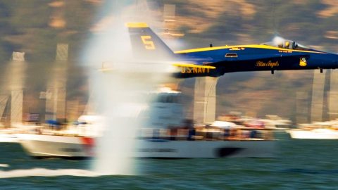 3 Blue Angel Passes That Parted Water With Their Exhaust | Frontline Videos