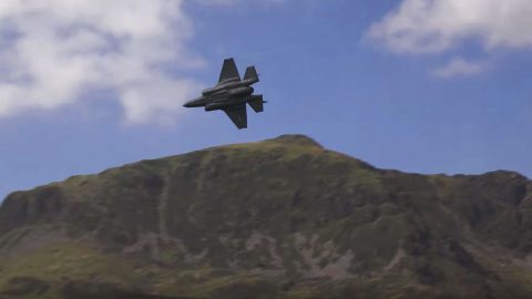 F-35’s First Time At The Mach Loop-Multiple Planes, Multiple Screaming Passes | Frontline Videos