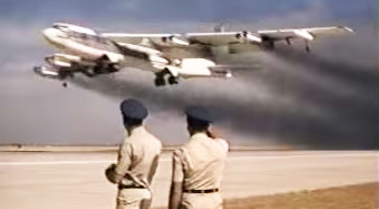 “Gathering Of Eagles” Scene Included 5 B-52s Taking Off Right After The ...