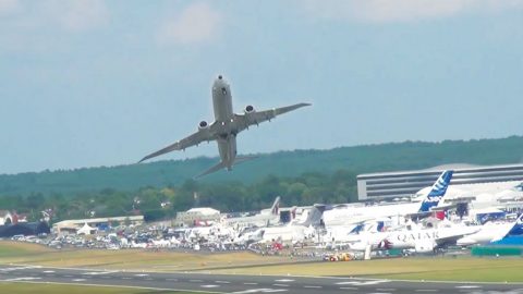 P-8 Poseidon Lifts Off Almost Vertically, Then Makes A Nosedive Landing | Frontline Videos