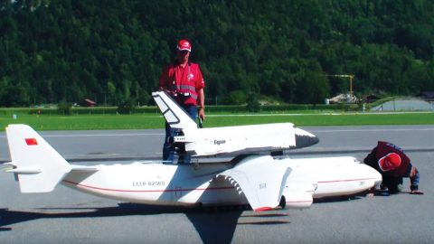 Rc An-225 Almost Goes Down As Shuttle Jams On Stabilizer Midair | Frontline Videos