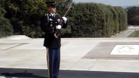 Definitely Do Not Do This At The Tomb Of The Unknowns | Frontline Videos