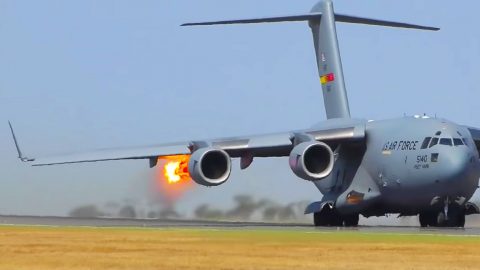 Spectator Filmed A C-17 Swallowing Hawk During Airshow | Frontline Videos