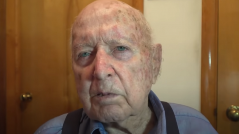 WWII Veteran Describes Seeing Fellow Soldier Being Killed | Frontline Videos