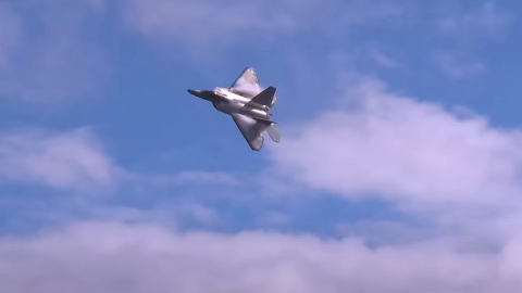 F-22 Raptor Shows Crazy Maneuvers | Frontline Videos