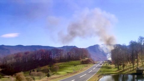 Pilot Survives Fiery Crash of Cirrus SR22 | Frontline Videos
