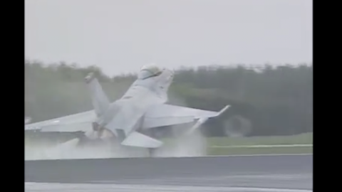 F-16 Very Hard Landing – Ouch! | Frontline Videos