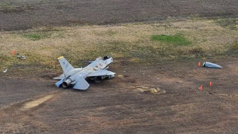 F-16 Landing Gear Failure & Ejection (HUD Footage) | Frontline Videos