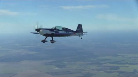Pilot Stalls and Recovers Into A Spin Maneuver | Frontline Videos