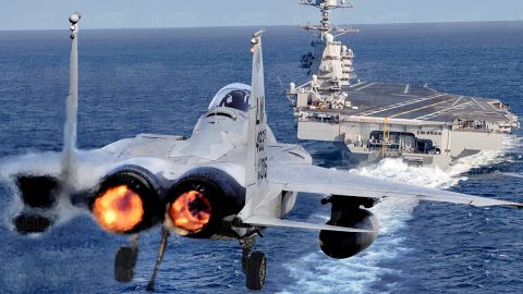 How Landing F-15 on US Aircraft Carrier Could Turn into a Disaster | Frontline Videos