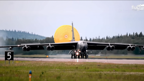 The Only Solution US Found to Land its Massive 8 Engines Plane | Frontline Videos