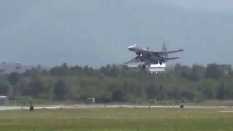 Worst Fighter Jet Landing Ever? | Frontline Videos