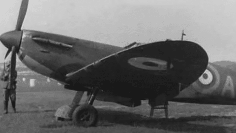 The Story of the Messer-Spit – The WWII Frankenfighter | Frontline Videos